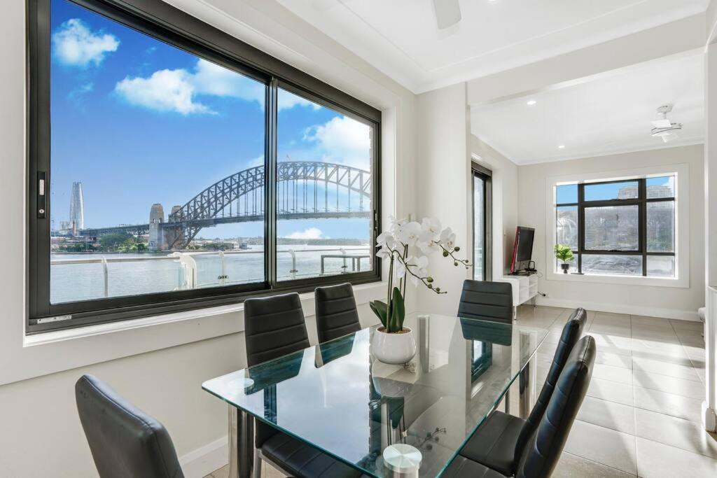 Iconic Harbour Bridge Views Apartment Sydney Exterior photo